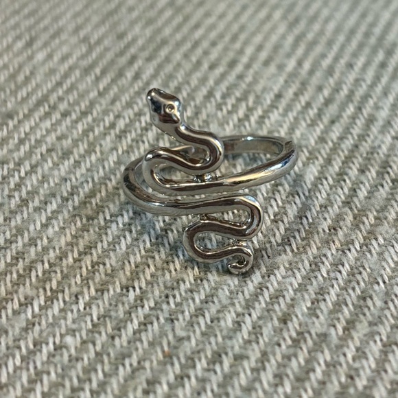 4pc. Snake Rings - Picture 7 of 8
